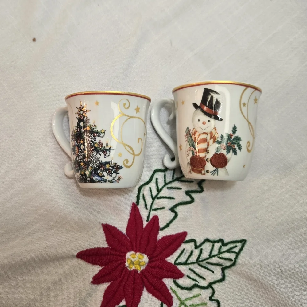 Williams Sonoma 'Twas The Night Before Christmas Rare Set Of Two Espresso Cups.